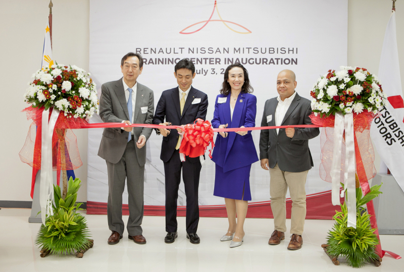 Renault Nissan Mitsubishi S New Laguna Staff Training